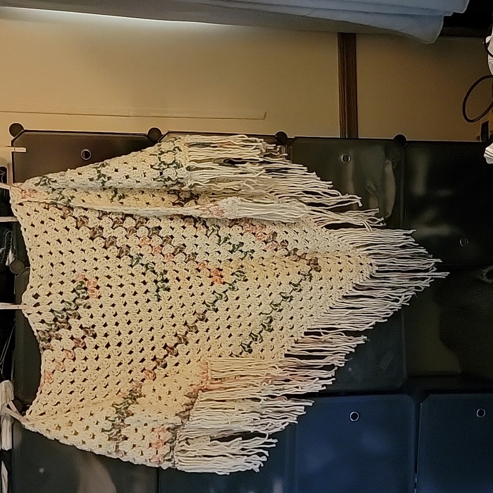 Handcrafted Homemade shawl - Picture 2 of 3
